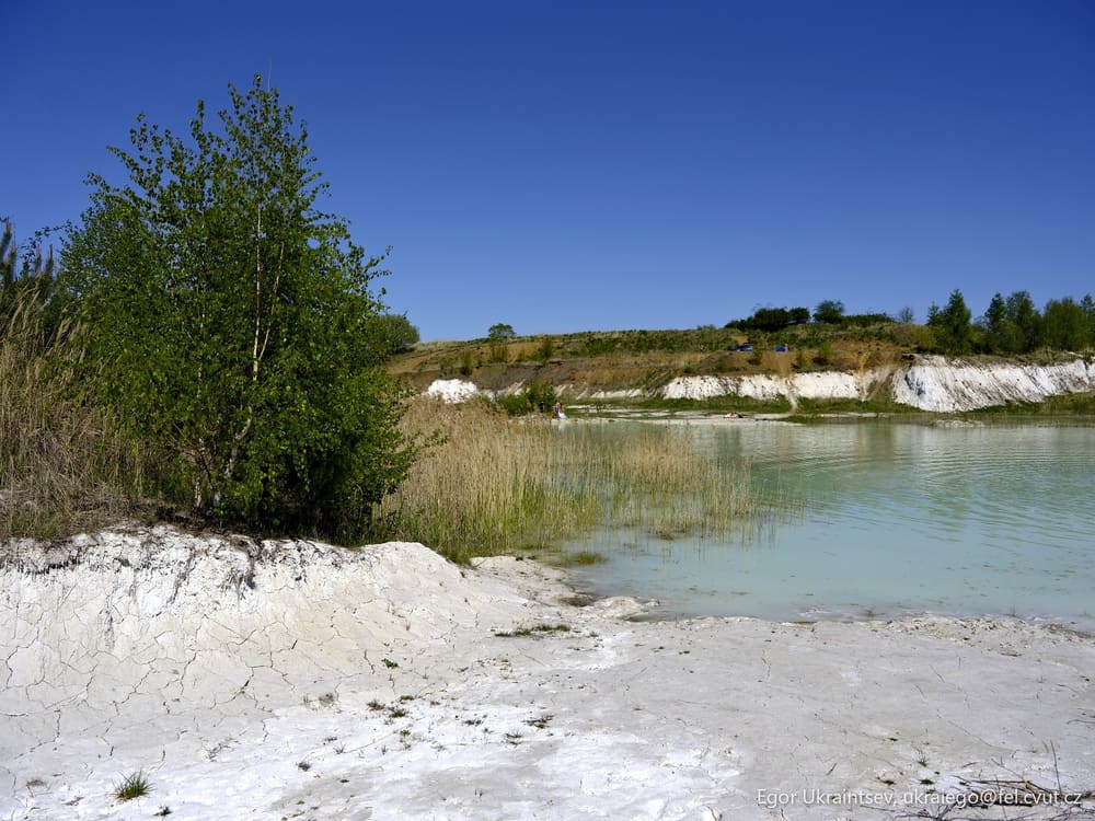 Lake in the white cliffs