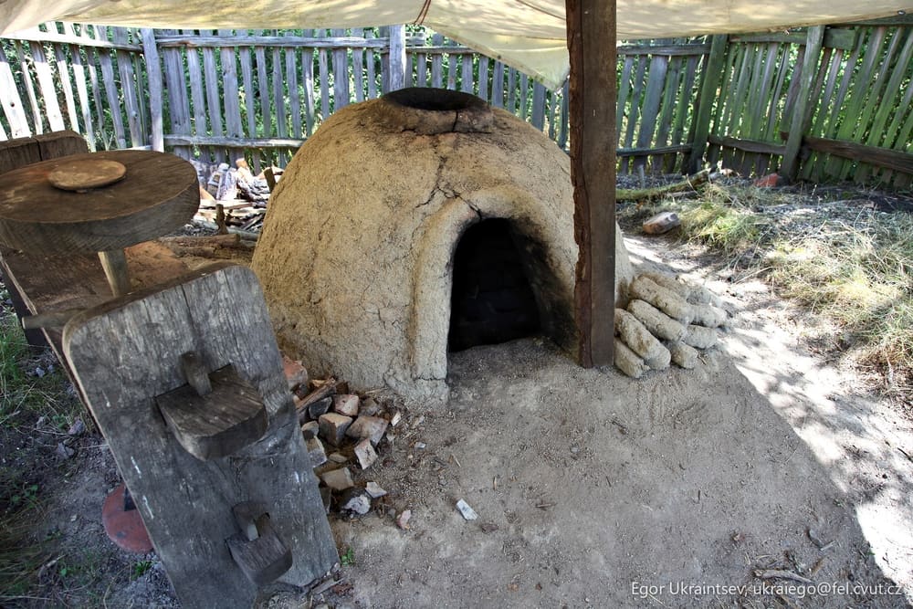 Outdoor pizza oven