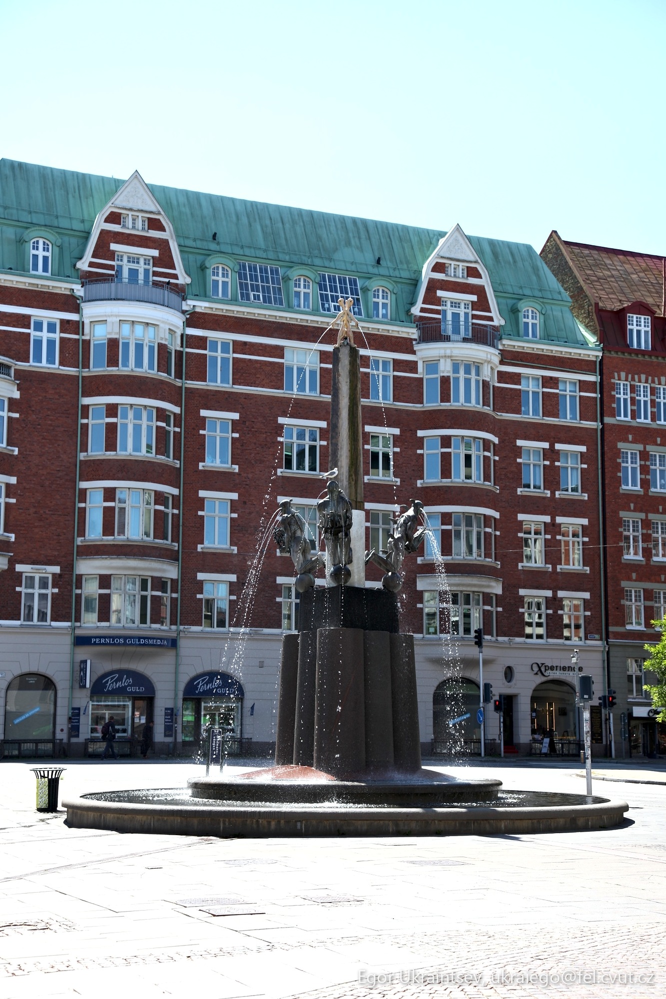 Fountain in front of a building
