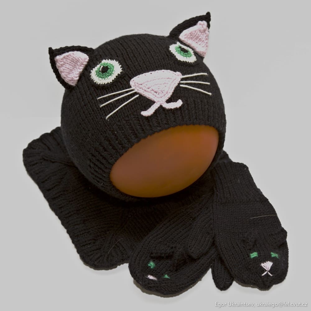 Black cat hat and mits