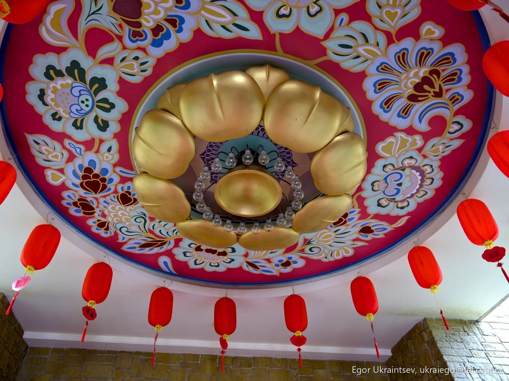 Ceiling in a chinese restaurant