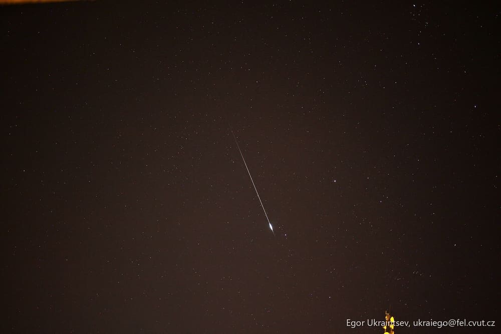 Meteor in the night sky