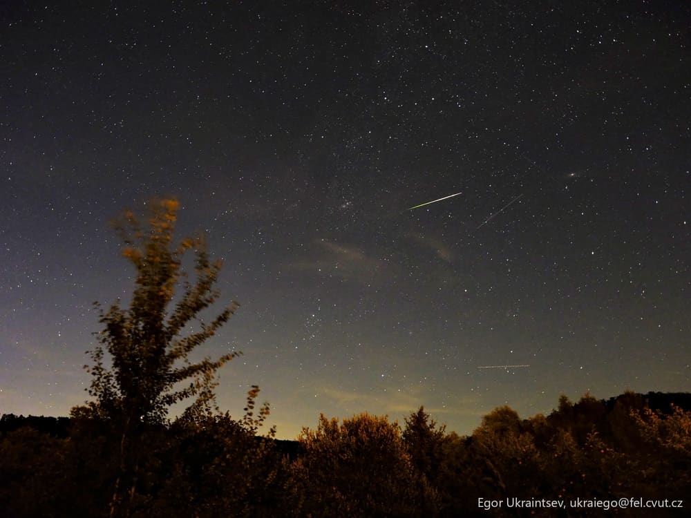 Meteor in the night sky