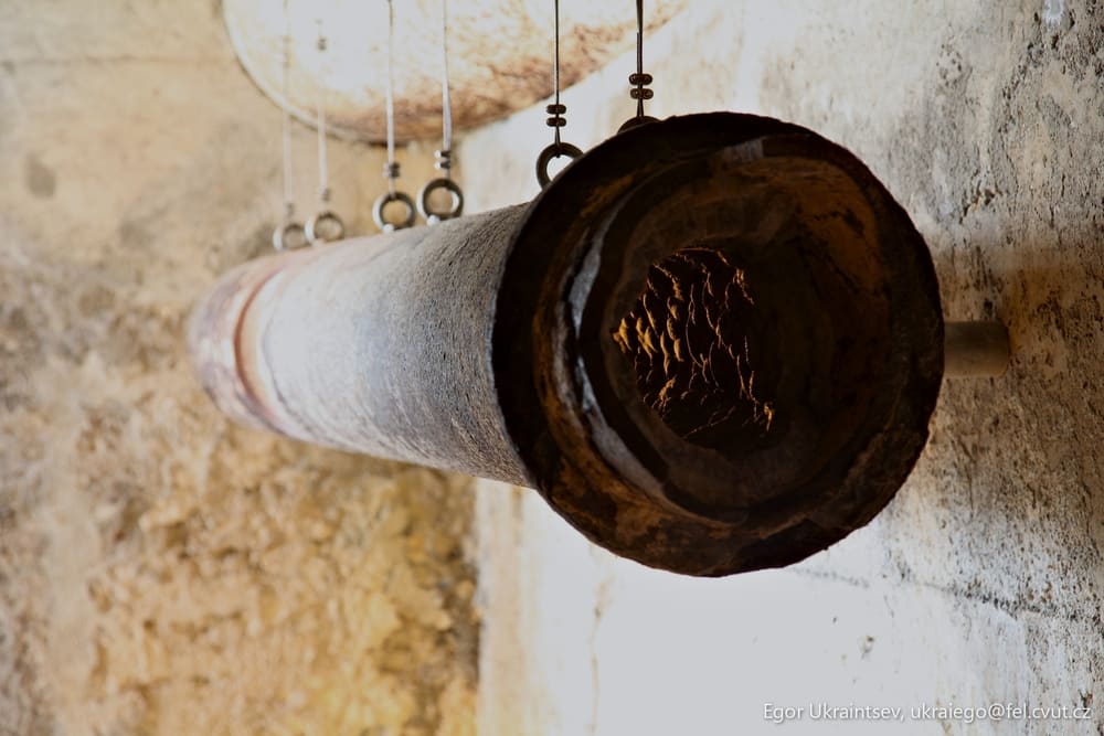Rusted pipe hanging