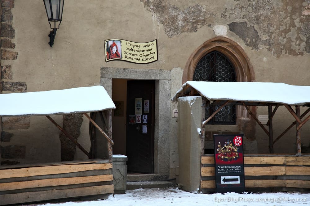 Building with snow