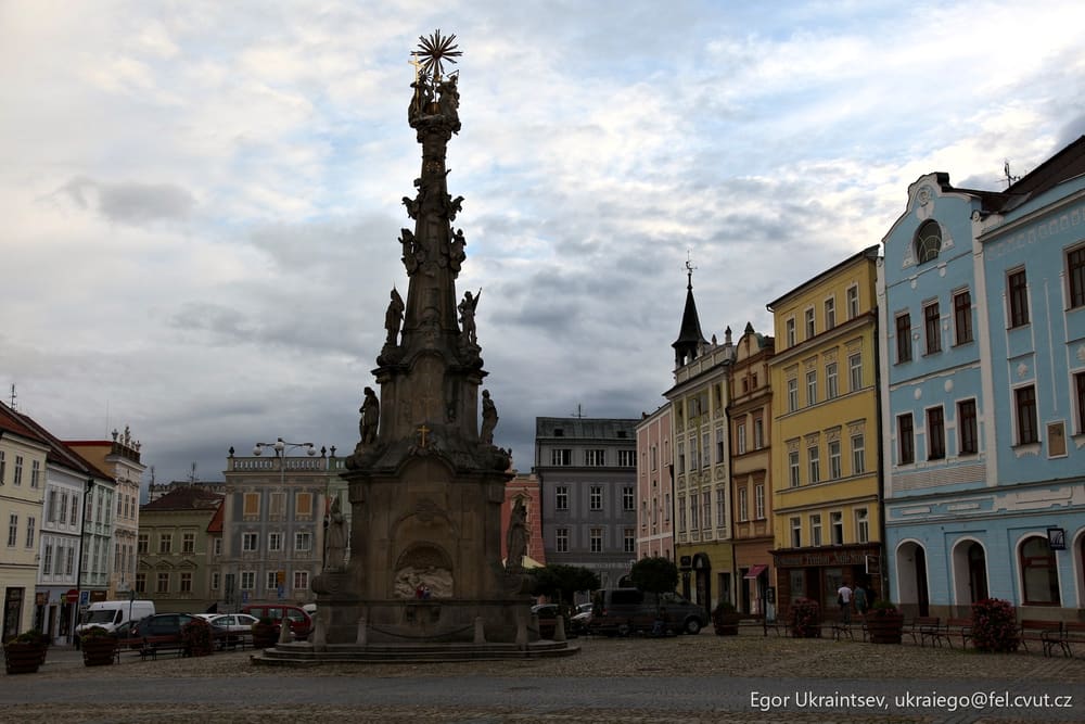 Statue in the middle of a city