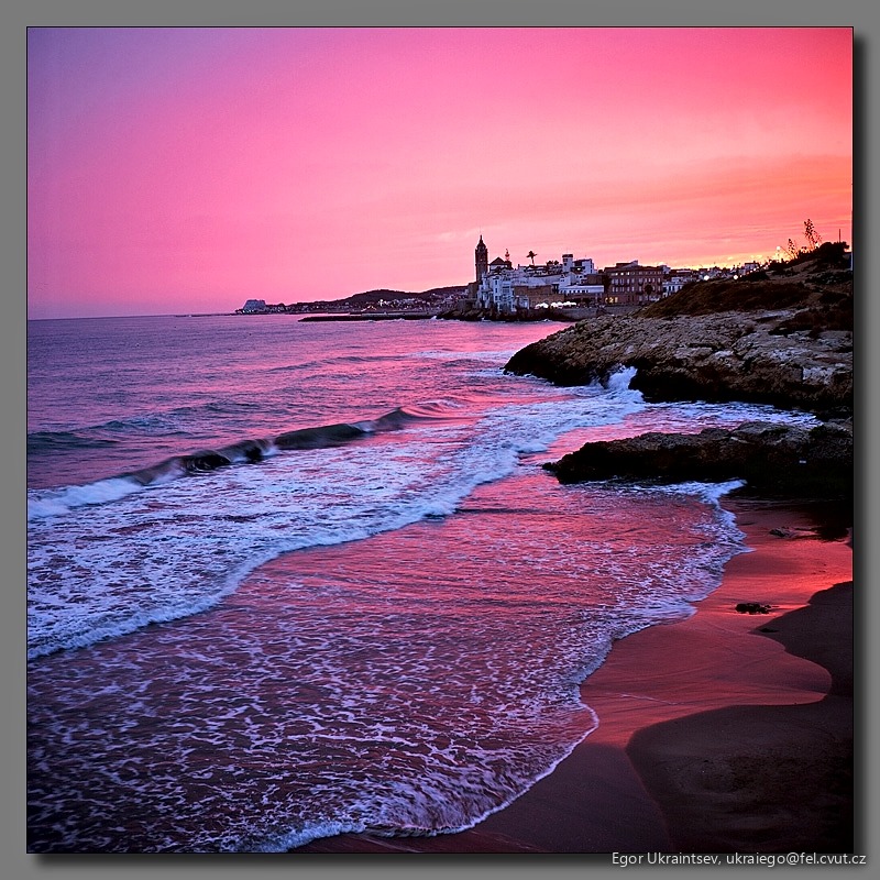 Pink sunset over the ocean