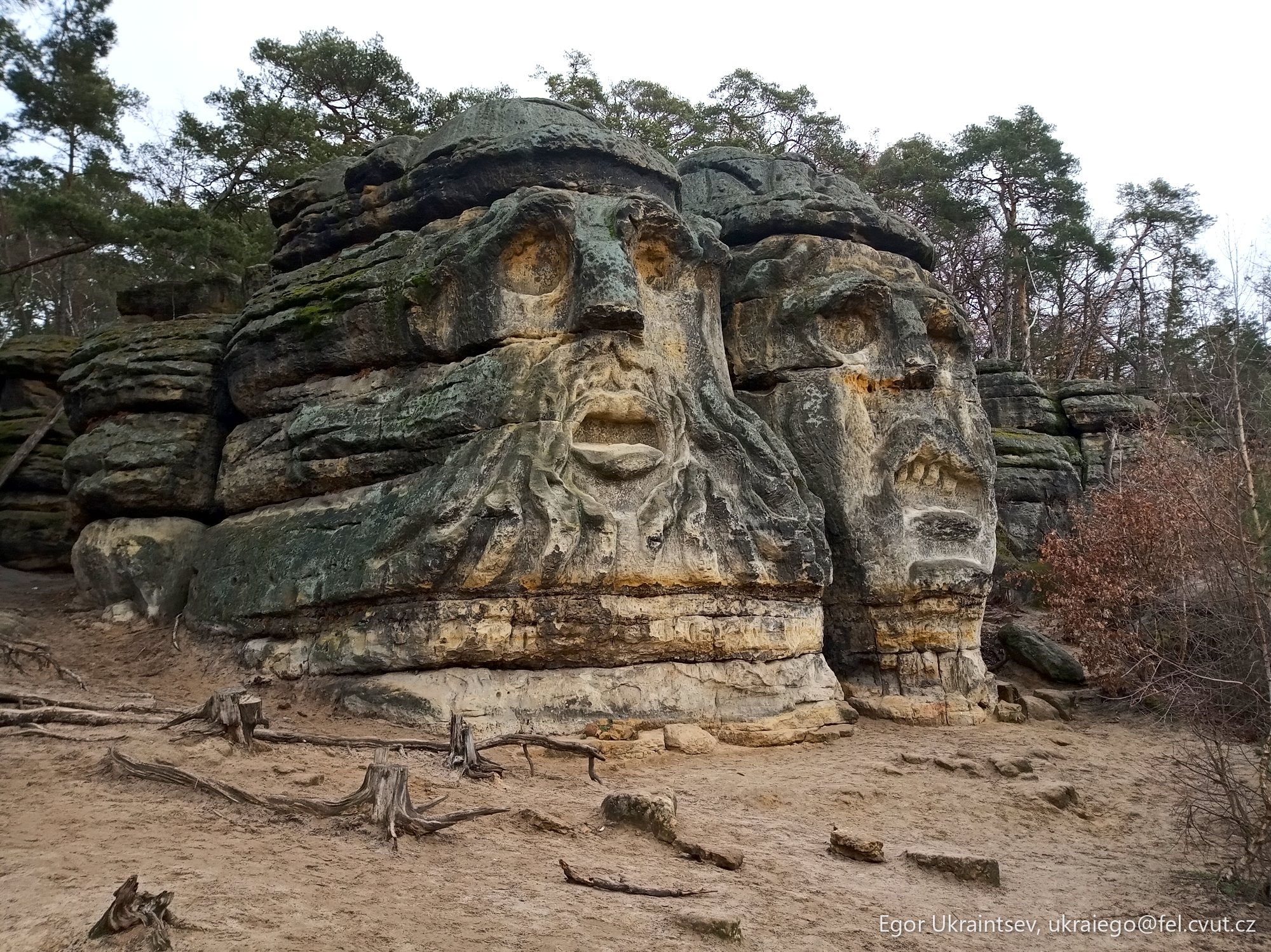Rock formations on the trail