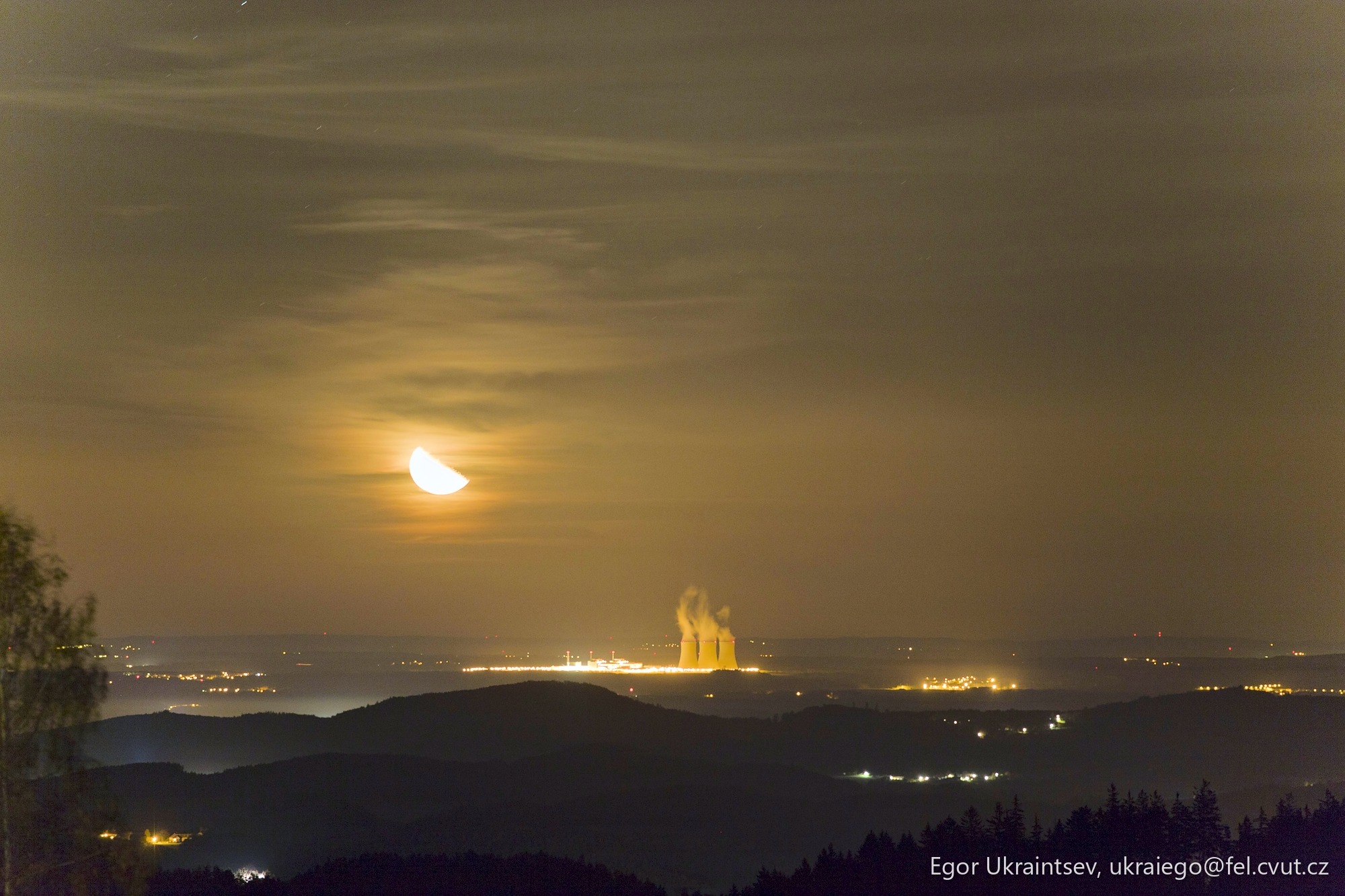Full moon rising