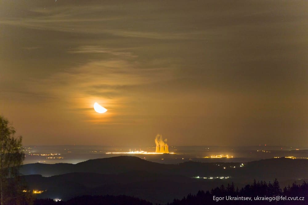 Full moon rising