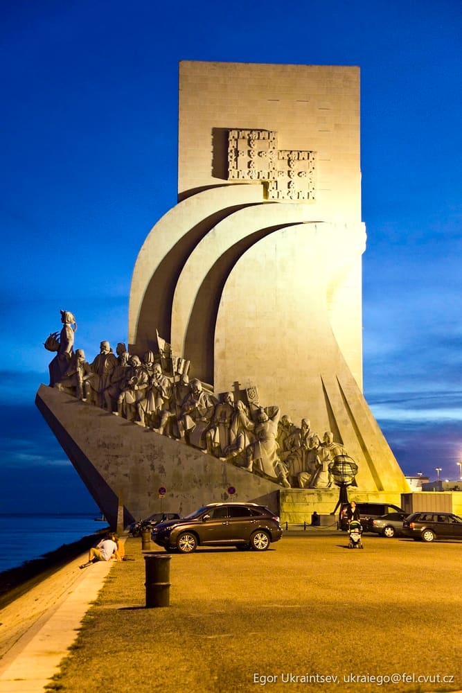 Monument with a blue sky