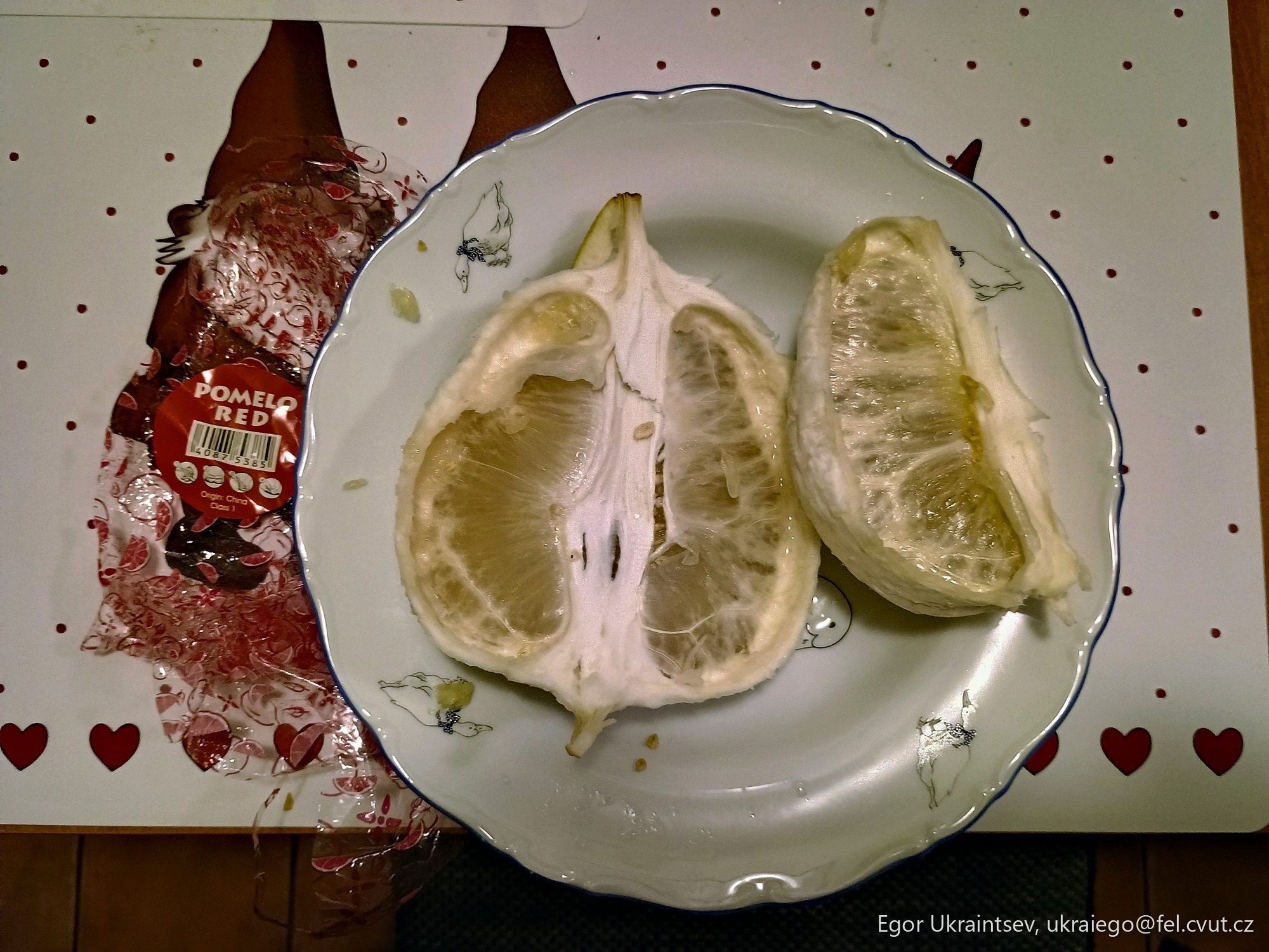 Slices of lemon