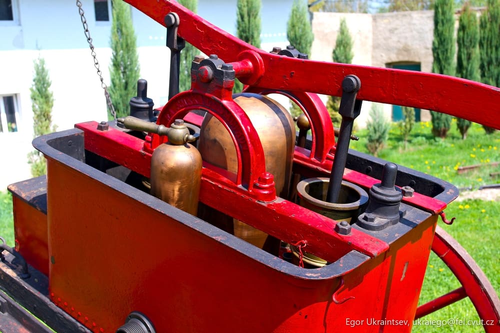 Old red machine