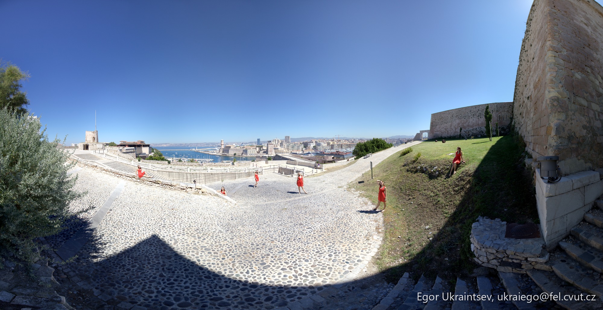 View of a city · France2 Pan