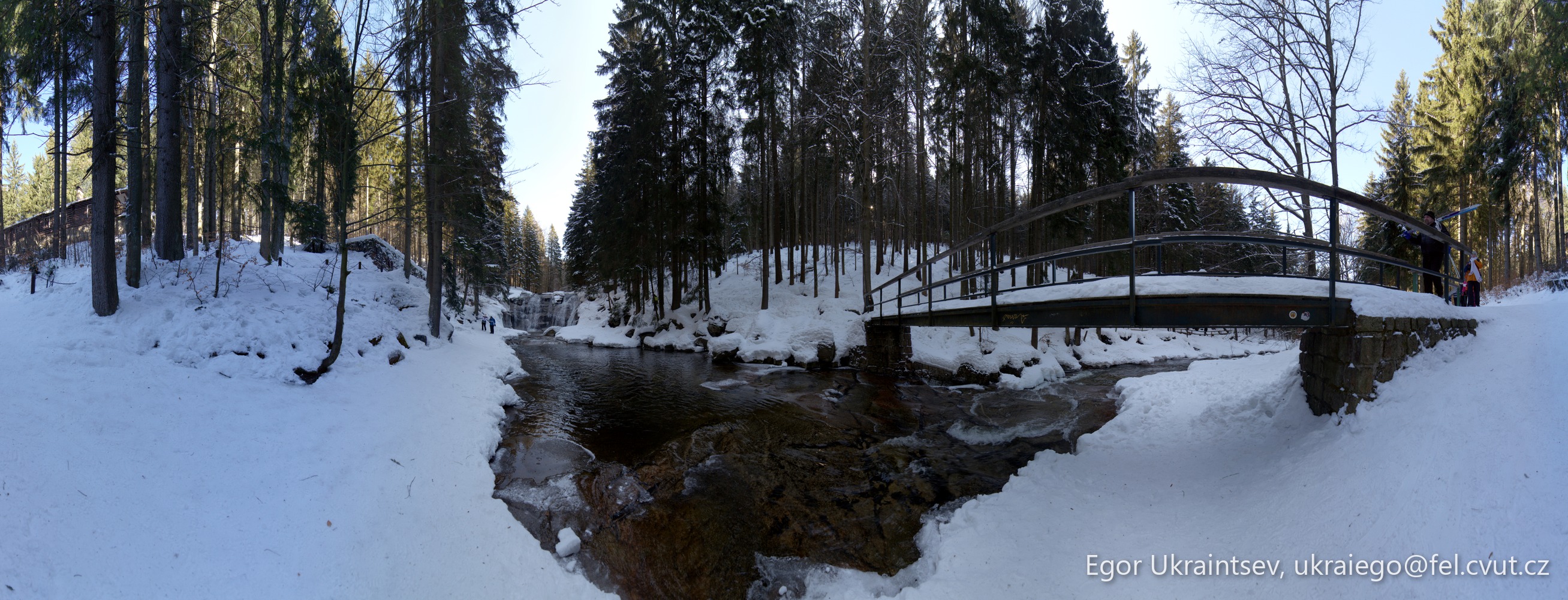 Bridge in the snow · Mumlavsky Vodopad