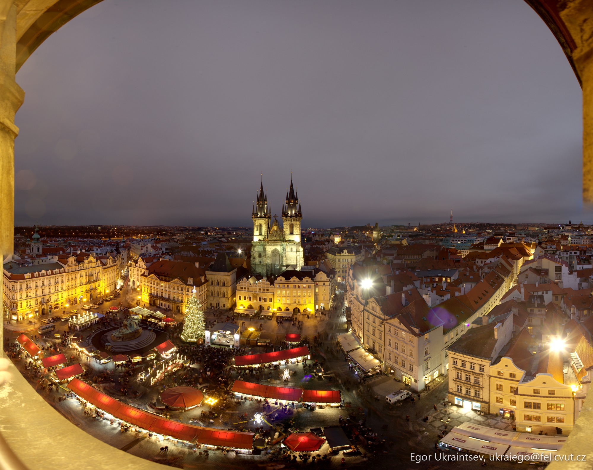 City at night · Radnice