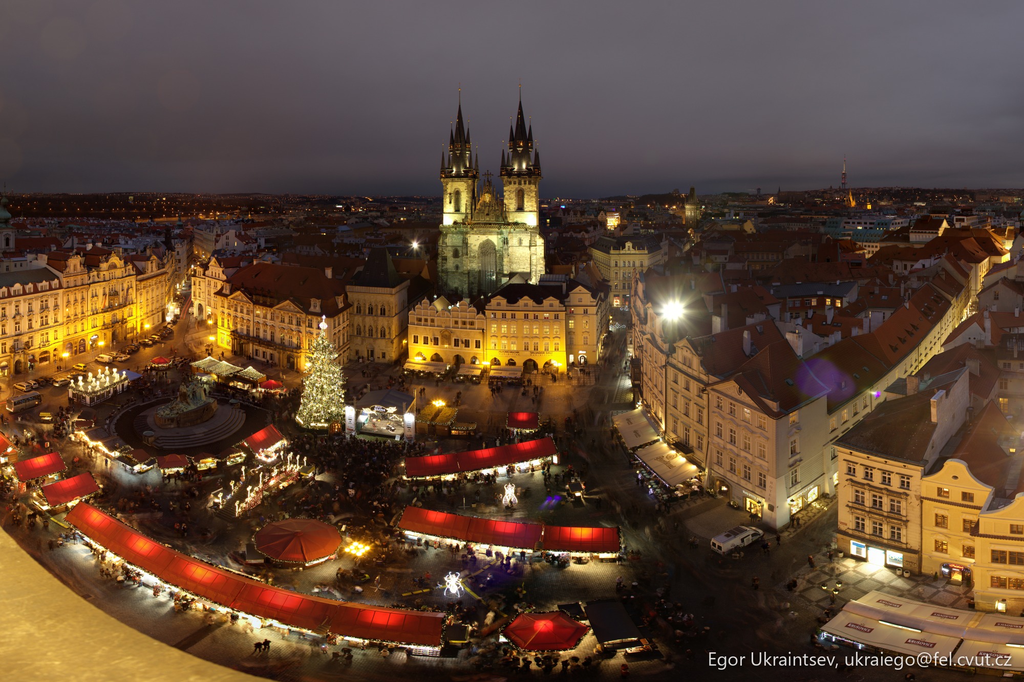 City at night · Radnice