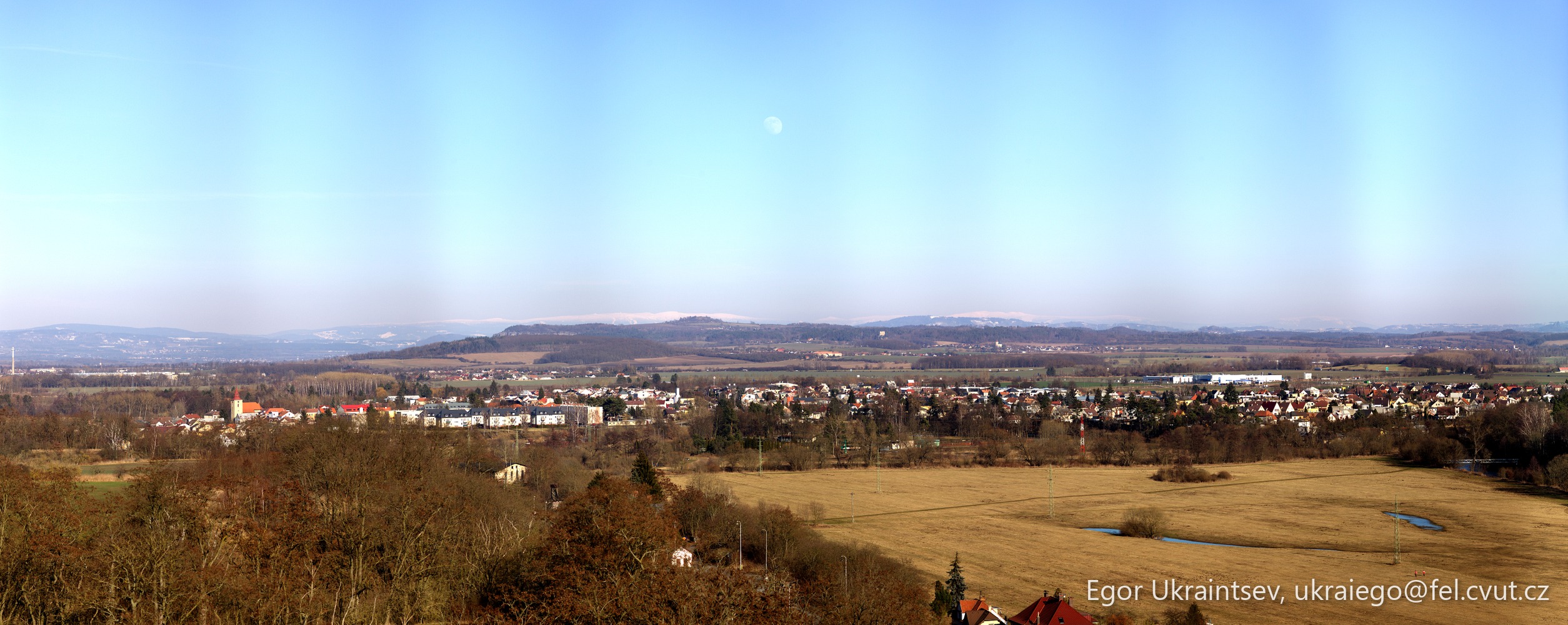 Small town with mountains · Zviretice