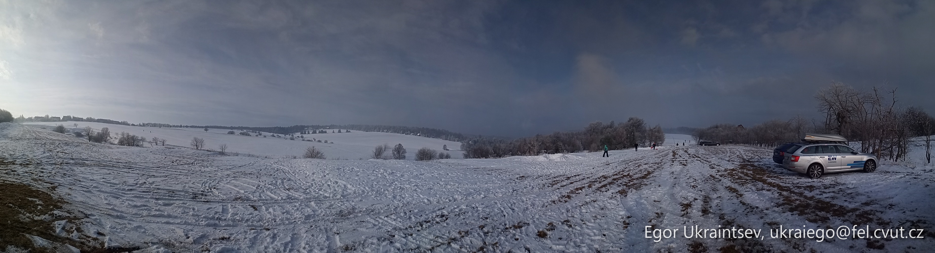 Car driving on a snowy · P035 Phone 2020 02